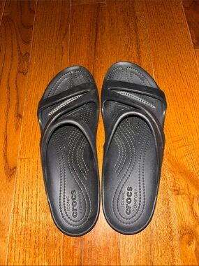 CROCS Women’s Black Kadee II Sandal Slip-On Slide Sandals